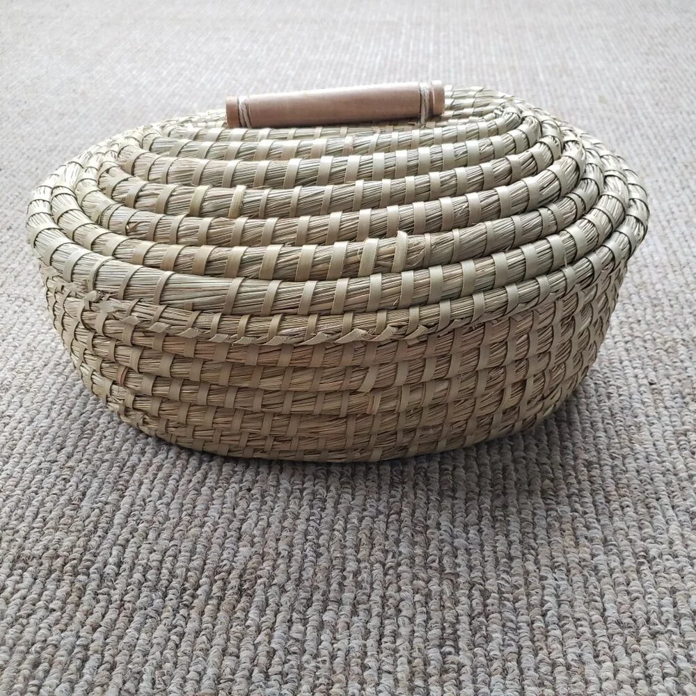 Sweetgrass Lidded Basket Oval Oblong 12